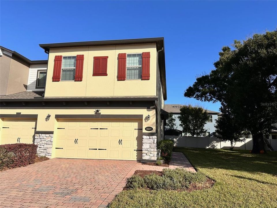 For Sale: $410,000 (3 beds, 2 baths, 1727 Square Feet)