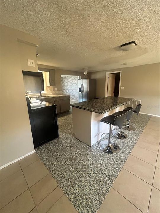 For Sale: $335,900 (3 beds, 2 baths, 1200 Square Feet)