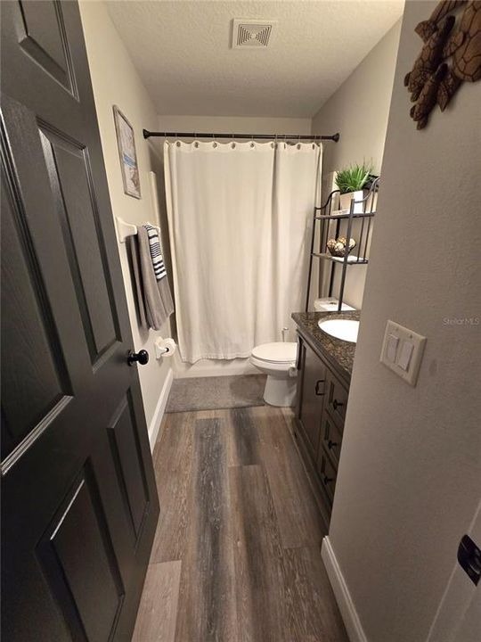 2nd full bath between 2 & 3rd bedroom