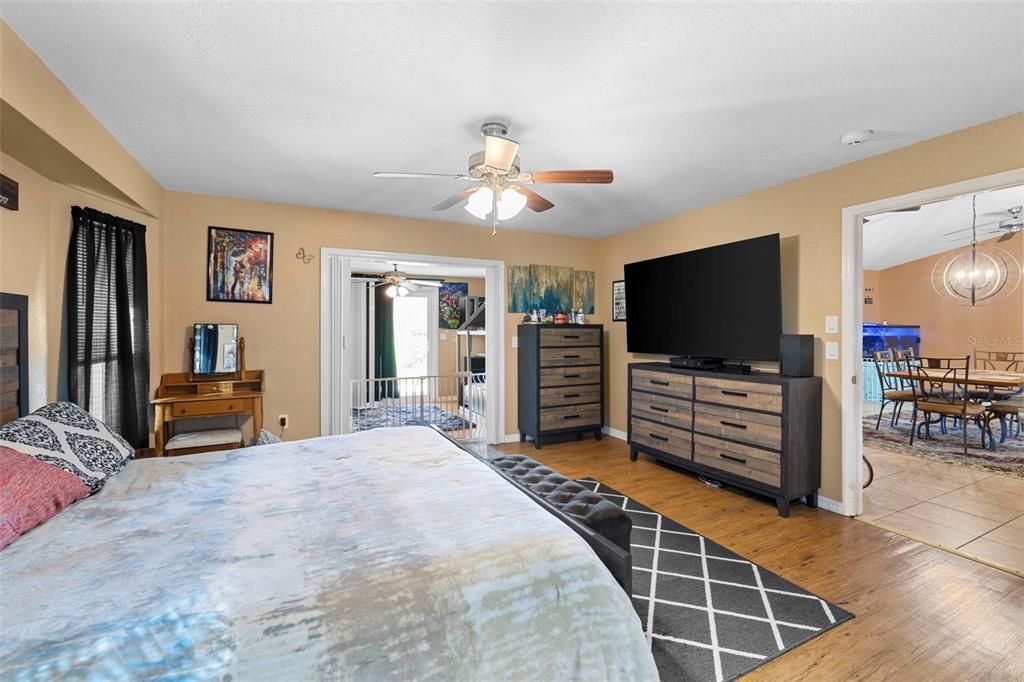 For Sale: $329,900 (3 beds, 2 baths, 2019 Square Feet)