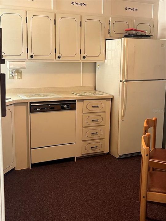 For Sale: $90,500 (2 beds, 2 baths, 1066 Square Feet)