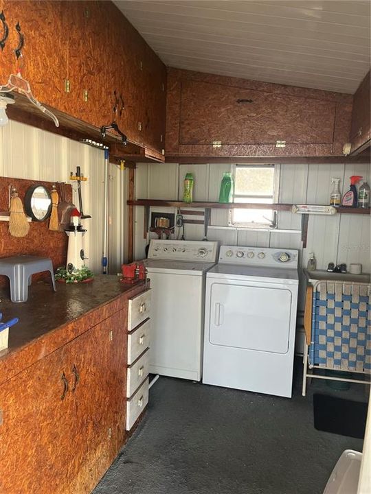 For Sale: $90,500 (2 beds, 2 baths, 1066 Square Feet)