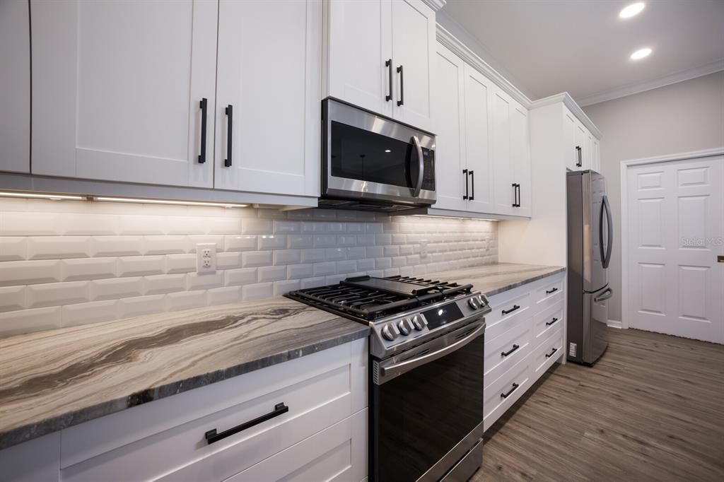 Active With Contract: $3,500 (3 beds, 2 baths, 1675 Square Feet)