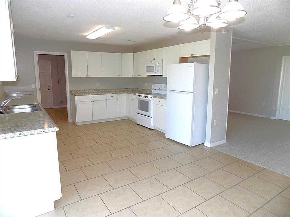 For Sale: $319,900 (3 beds, 2 baths, 1230 Square Feet)