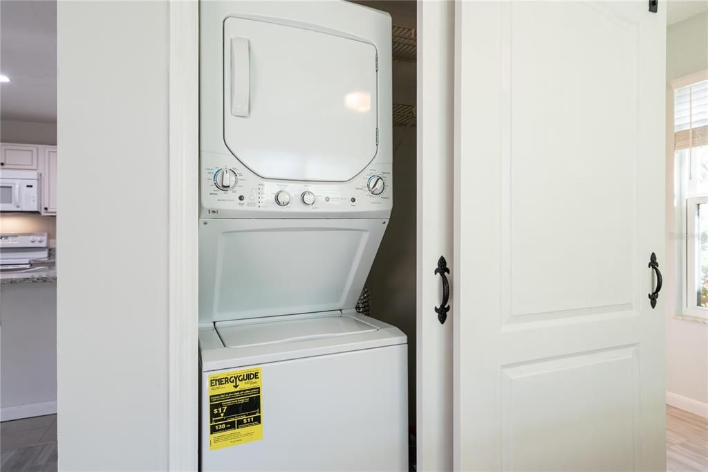 Washer /Dryer in Unit!