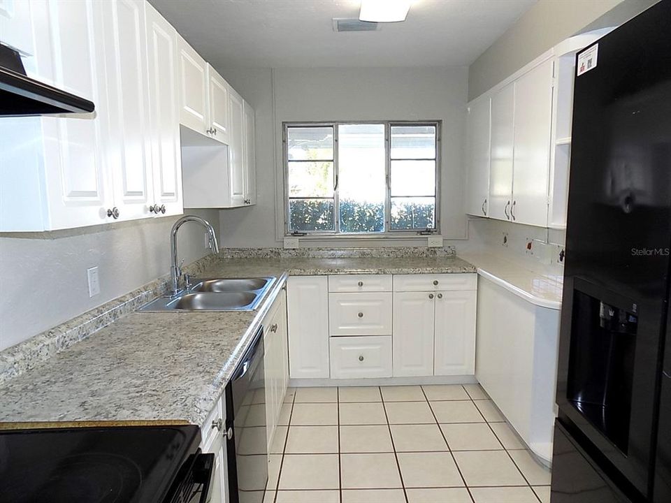 For Sale: $309,900 (2 beds, 1 baths, 1167 Square Feet)