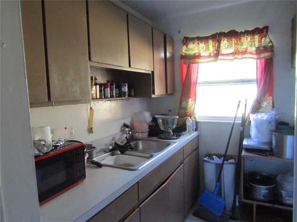 For Sale: $199,999 (3 beds, 1 baths, 936 Square Feet)