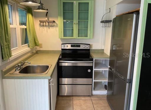 For Rent: $1,100 (1 beds, 1 baths, 550 Square Feet)