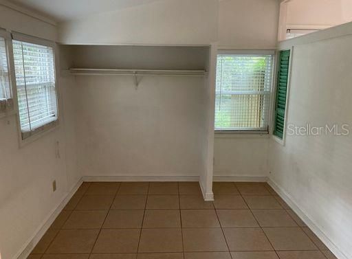 For Rent: $1,100 (1 beds, 1 baths, 550 Square Feet)