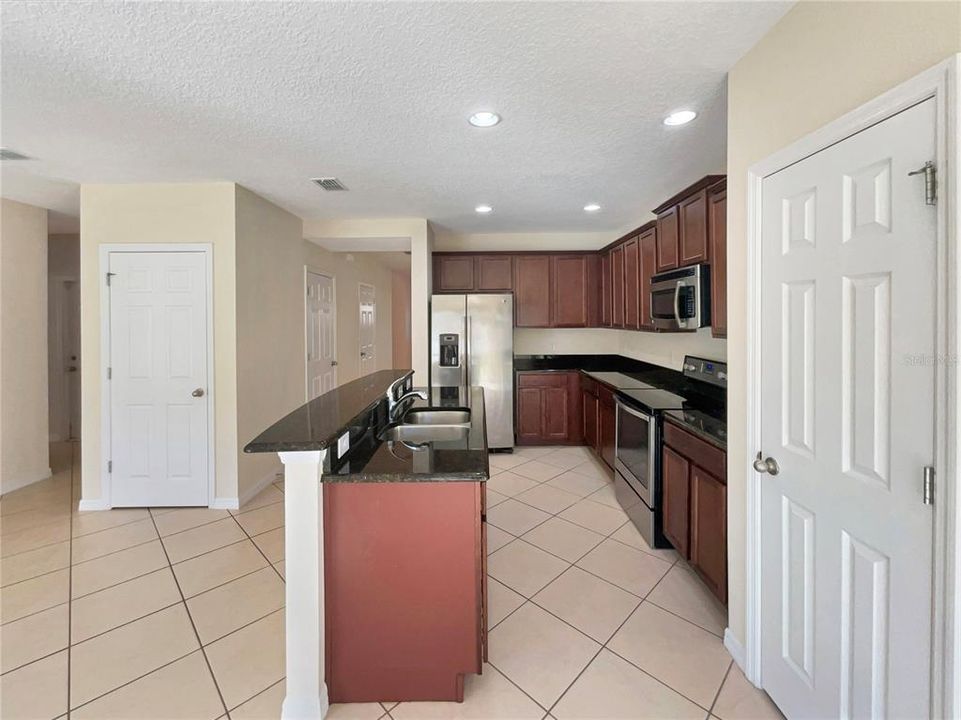 For Sale: $437,000 (5 beds, 3 baths, 2815 Square Feet)