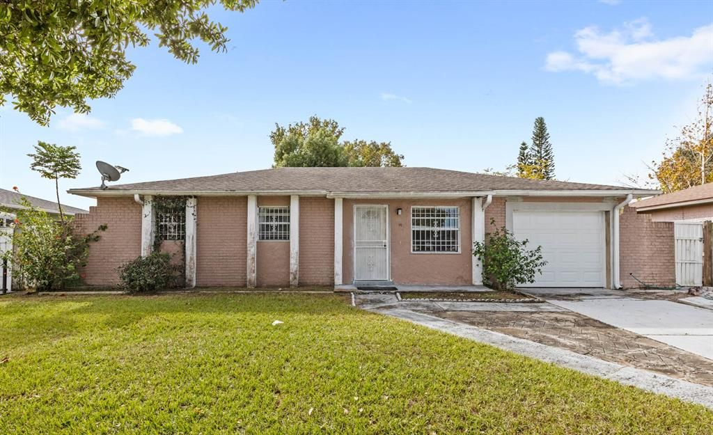 For Sale: $299,000 (3 beds, 2 baths, 1080 Square Feet)