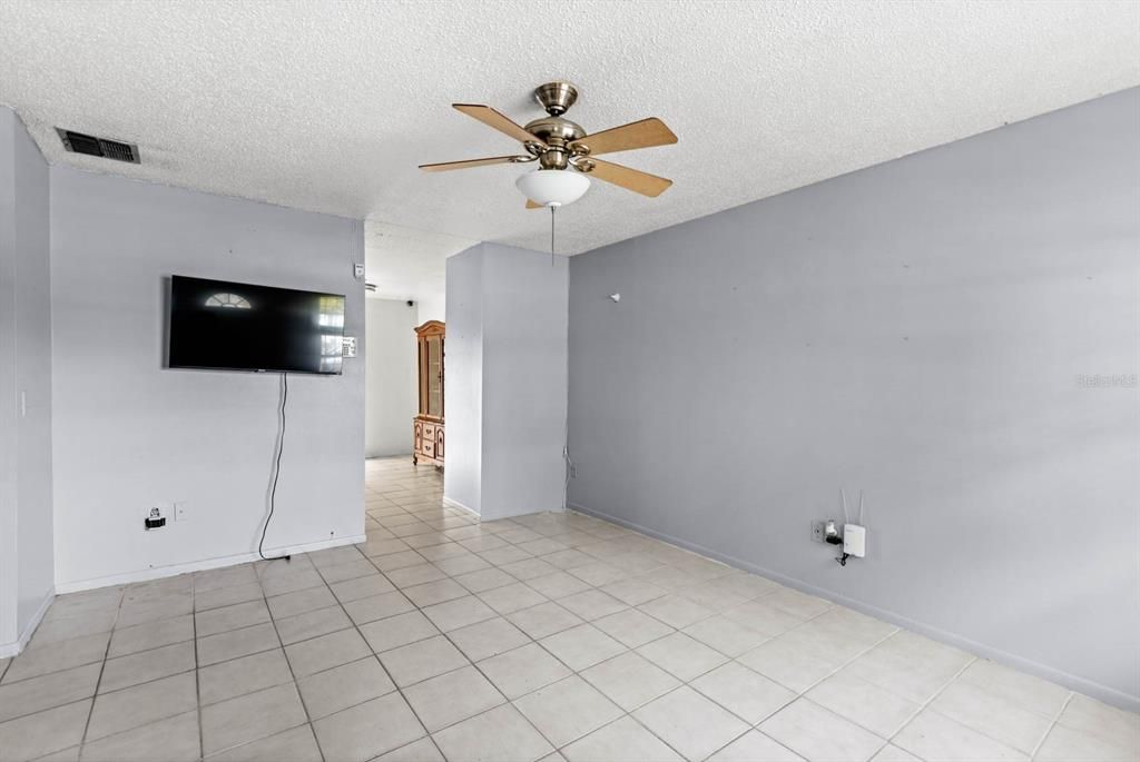 For Sale: $299,000 (3 beds, 2 baths, 1080 Square Feet)