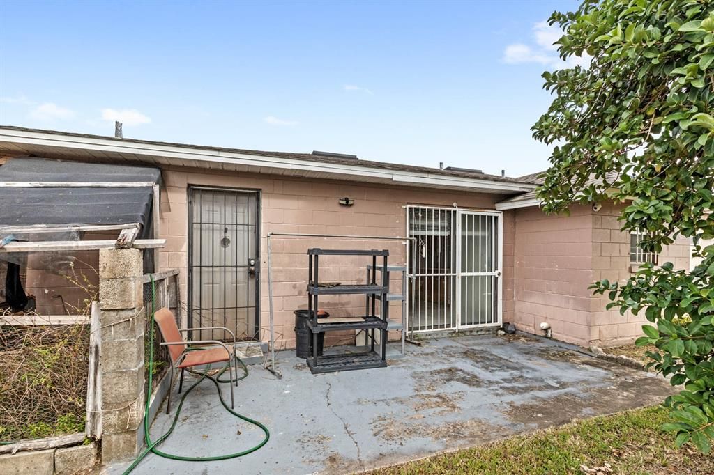 For Sale: $299,000 (3 beds, 2 baths, 1080 Square Feet)