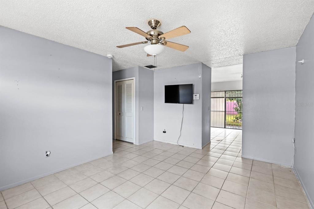 For Sale: $299,000 (3 beds, 2 baths, 1080 Square Feet)