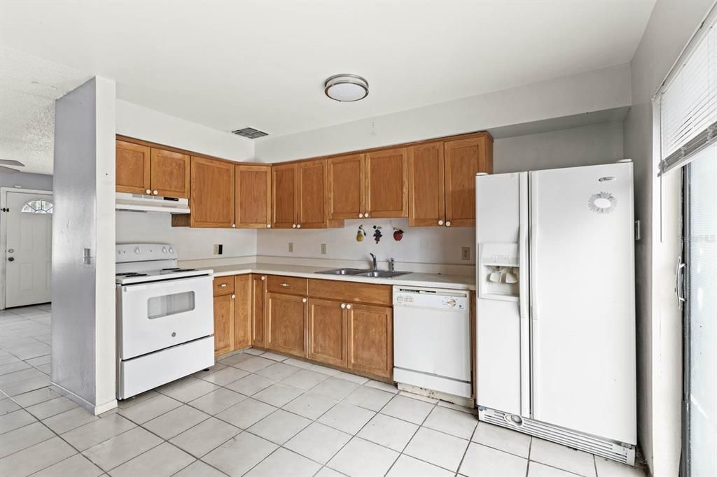 For Sale: $299,000 (3 beds, 2 baths, 1080 Square Feet)