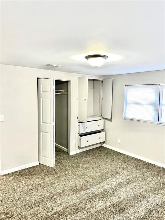 For Rent: $1,650 (3 beds, 1 baths, 1834 Square Feet)