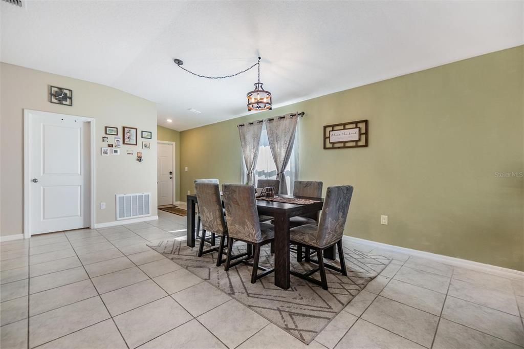 For Sale: $349,990 (4 beds, 2 baths, 1841 Square Feet)