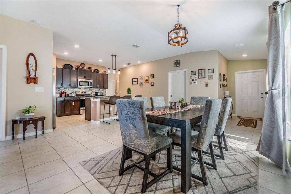 For Sale: $349,990 (4 beds, 2 baths, 1841 Square Feet)