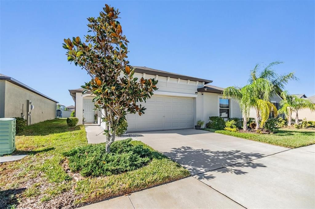 For Sale: $349,990 (4 beds, 2 baths, 1841 Square Feet)