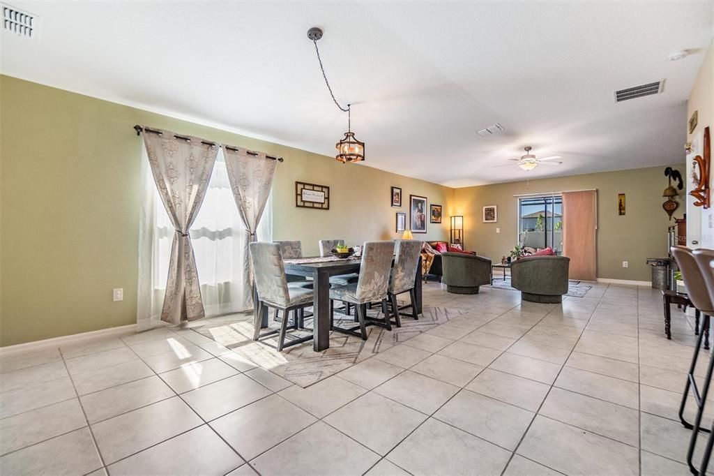 For Sale: $349,990 (4 beds, 2 baths, 1841 Square Feet)