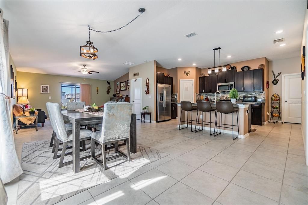 For Sale: $349,990 (4 beds, 2 baths, 1841 Square Feet)