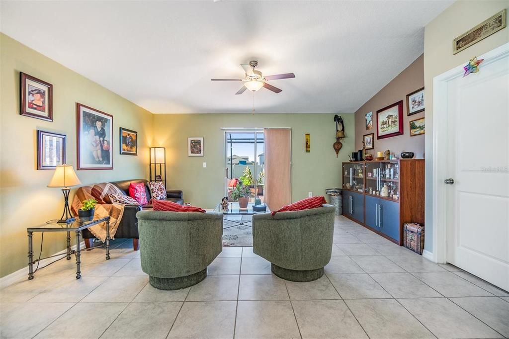 For Sale: $349,990 (4 beds, 2 baths, 1841 Square Feet)