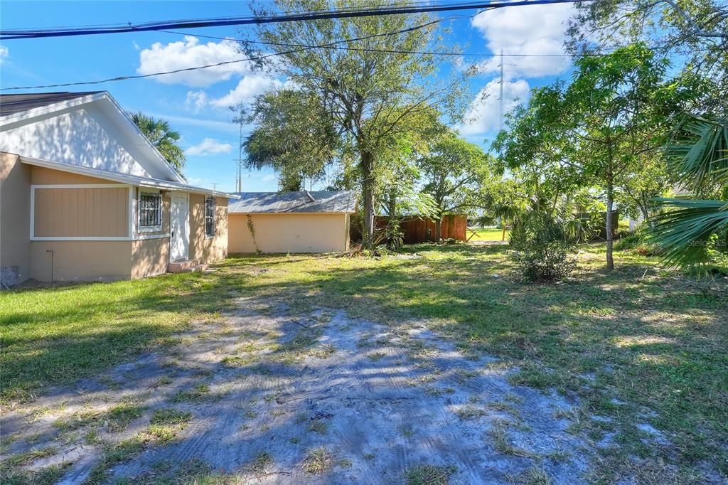 For Sale: $210,000 (3 beds, 2 baths, 1012 Square Feet)