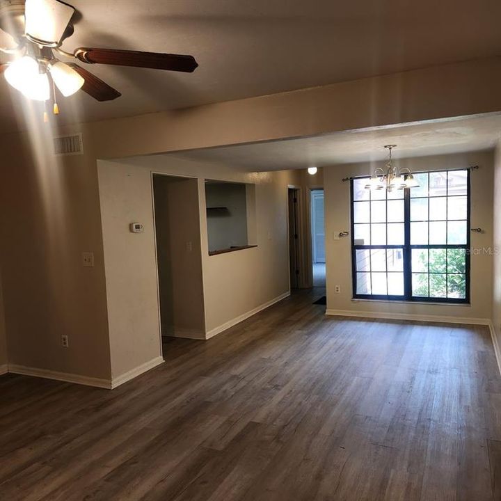 For Rent: $1,900 (3 beds, 3 baths, 1370 Square Feet)