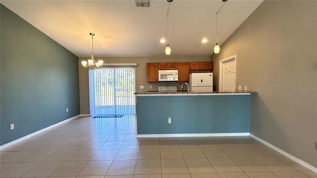 For Rent: $1,800 (3 beds, 2 baths, 1170 Square Feet)