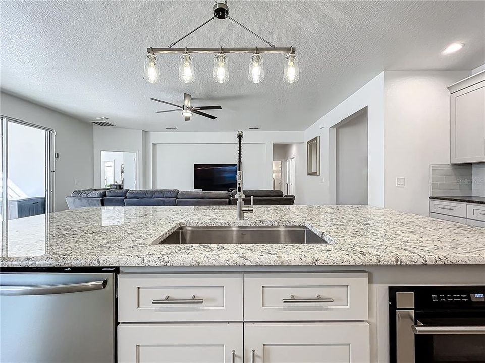 farmhouse sink, granite, storage