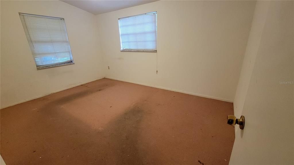 Active With Contract: $159,900 (2 beds, 1 baths, 860 Square Feet)