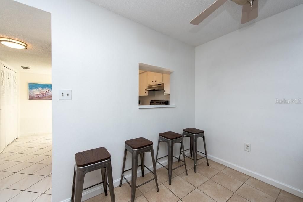 For Sale: $134,900 (2 beds, 1 baths, 1086 Square Feet)