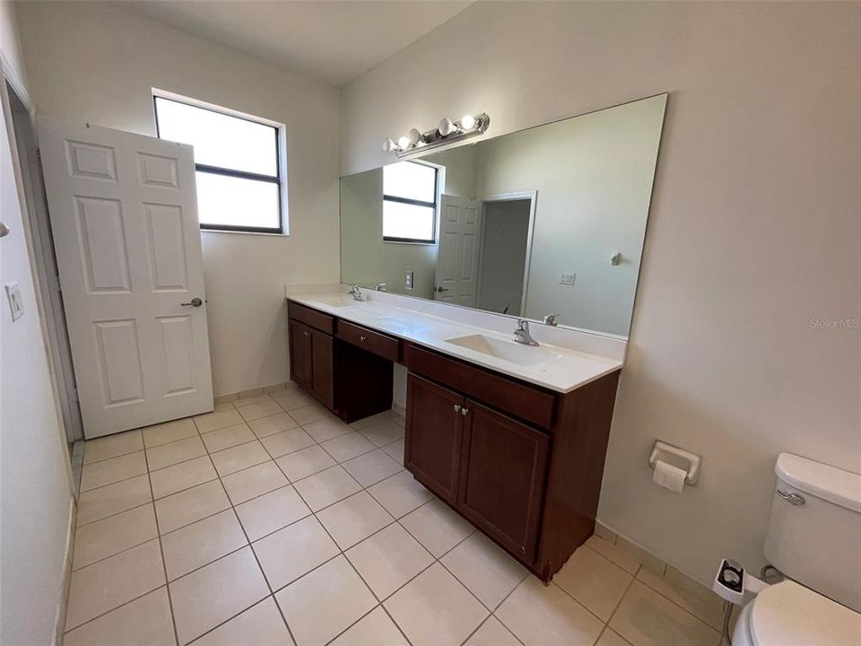 For Sale: $435,000 (3 beds, 2 baths, 1740 Square Feet)