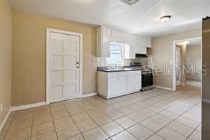 For Sale: $234,000 (3 beds, 2 baths, 1400 Square Feet)