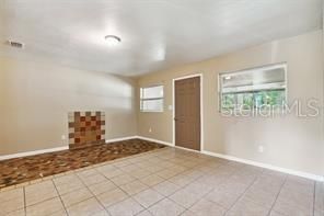 For Sale: $234,000 (3 beds, 2 baths, 1400 Square Feet)