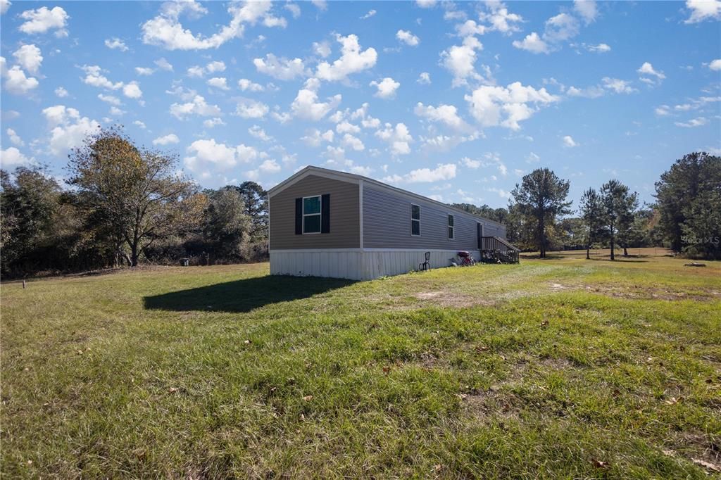 For Sale: $174,000 (3 beds, 2 baths, 1140 Square Feet)