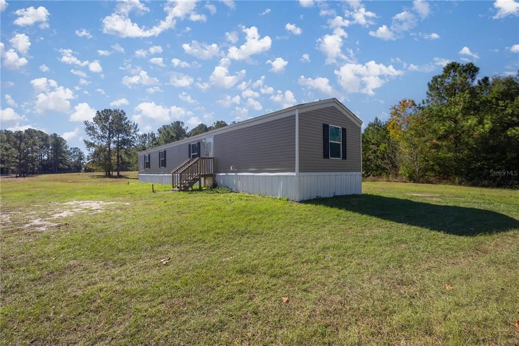 For Sale: $174,000 (3 beds, 2 baths, 1140 Square Feet)