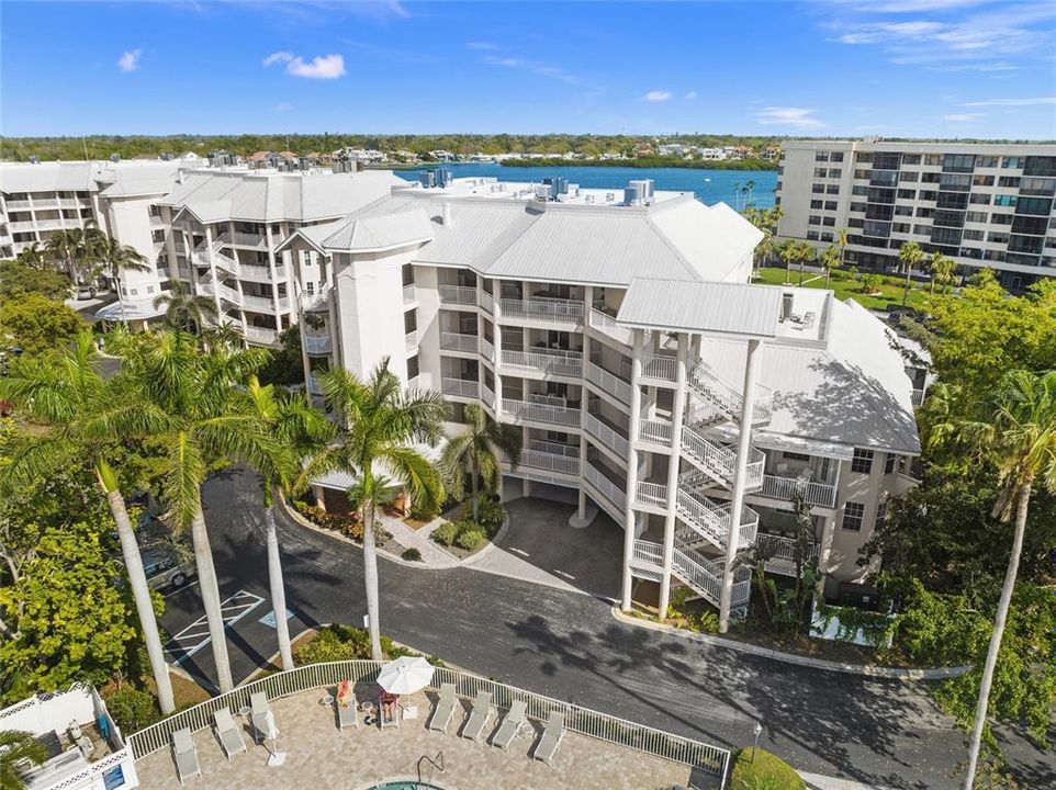 For Sale: $1,249,000 (3 beds, 3 baths, 2200 Square Feet)