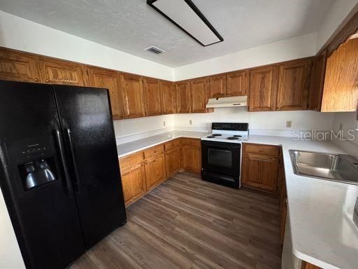 For Rent: $2,300 (3 beds, 2 baths, 1326 Square Feet)