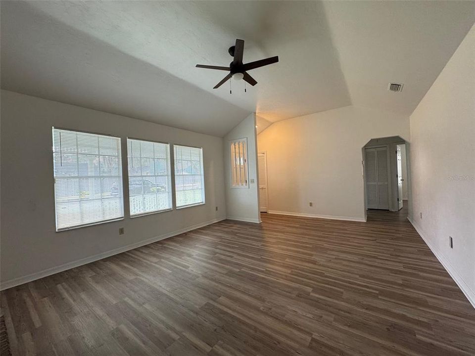 For Rent: $2,300 (3 beds, 2 baths, 1326 Square Feet)