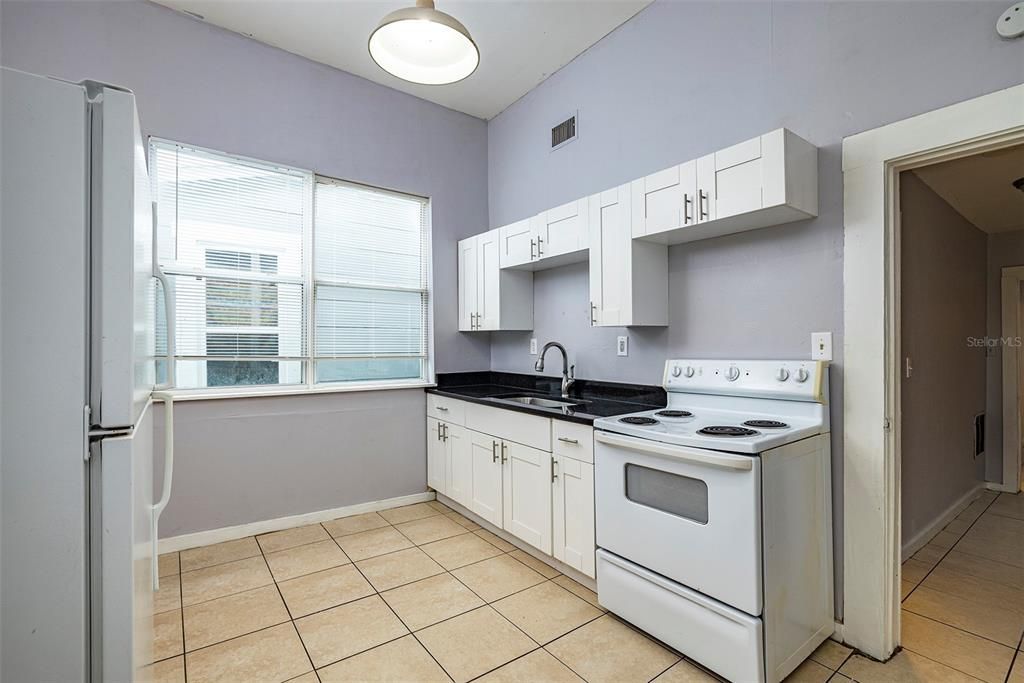 For Rent: $1,495 (2 beds, 1 baths, 810 Square Feet)