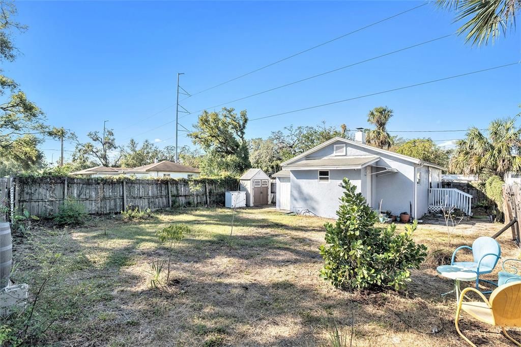 Active With Contract: $249,900 (2 beds, 2 baths, 822 Square Feet)