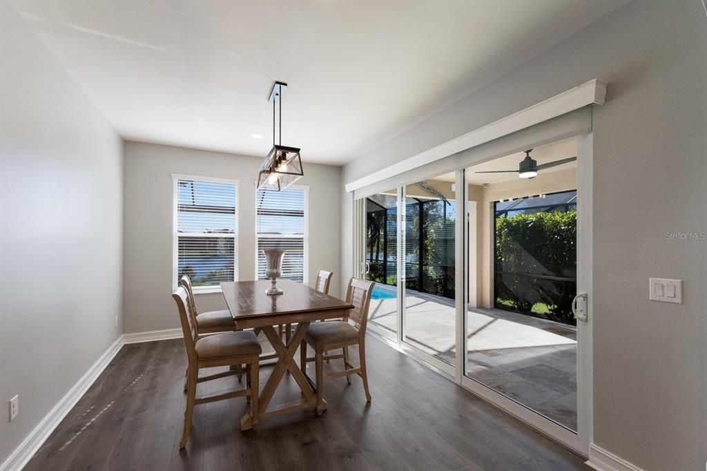 BRIGHT DINING ROOM WATER VIEWS