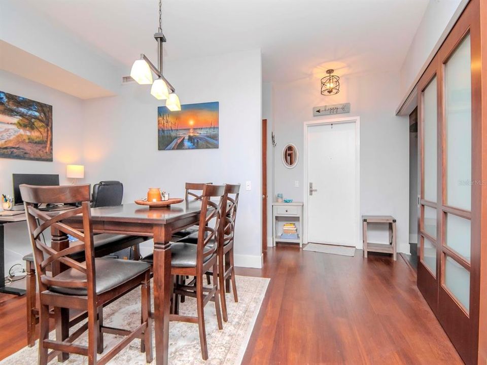 Active With Contract: $539,000 (2 beds, 2 baths, 1282 Square Feet)