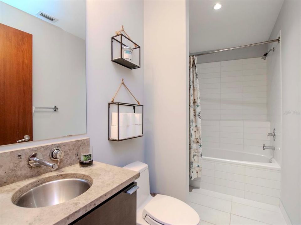 Active With Contract: $539,000 (2 beds, 2 baths, 1282 Square Feet)