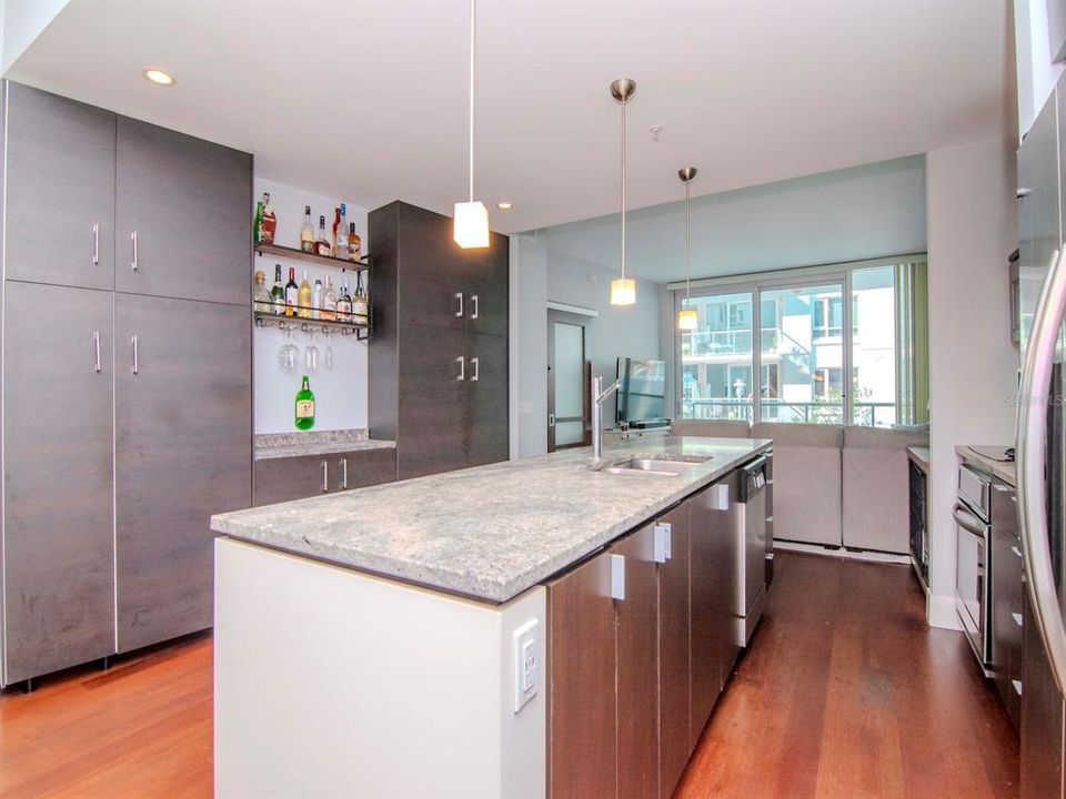 Active With Contract: $539,000 (2 beds, 2 baths, 1282 Square Feet)