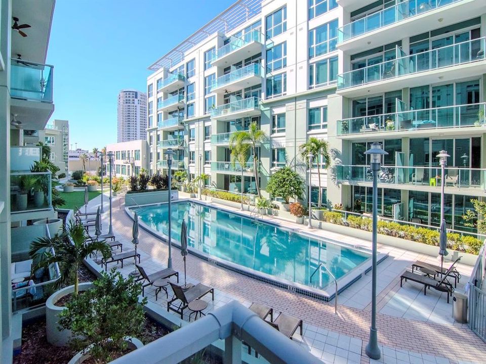 Active With Contract: $539,000 (2 beds, 2 baths, 1282 Square Feet)