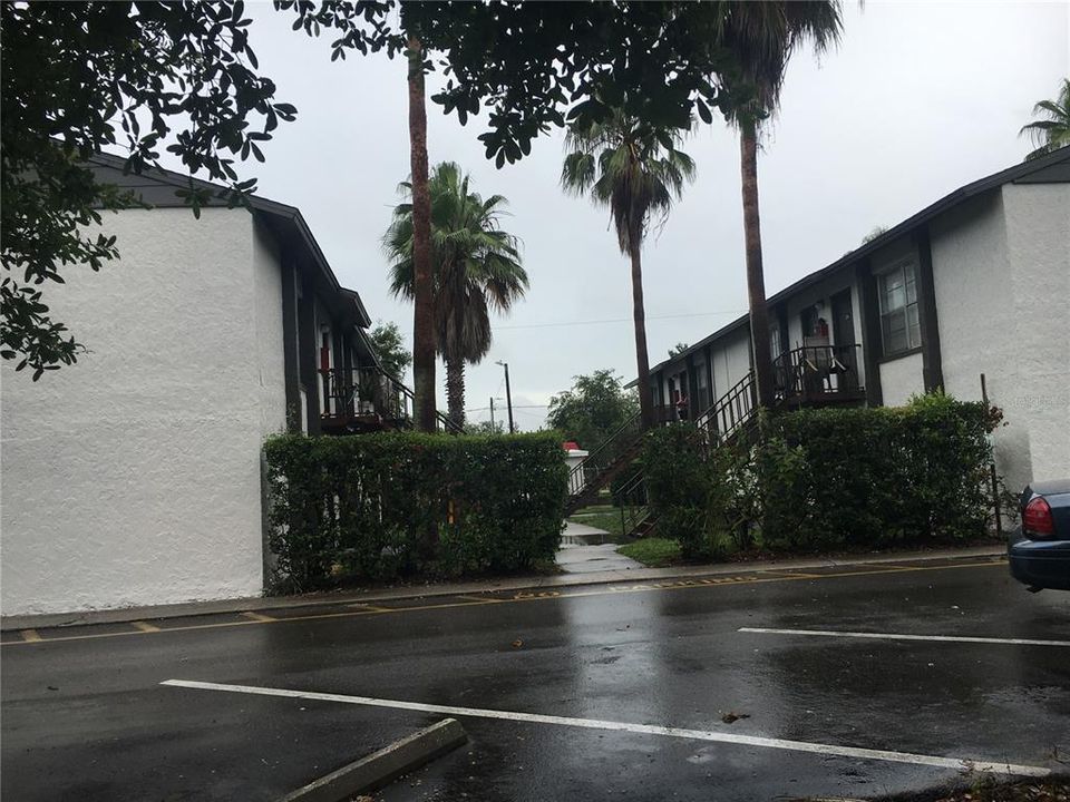 Active With Contract: $1,200 (1 beds, 1 baths, 625 Square Feet)