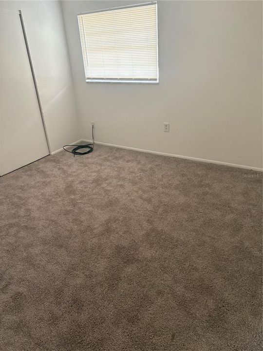 Active With Contract: $1,200 (1 beds, 1 baths, 625 Square Feet)