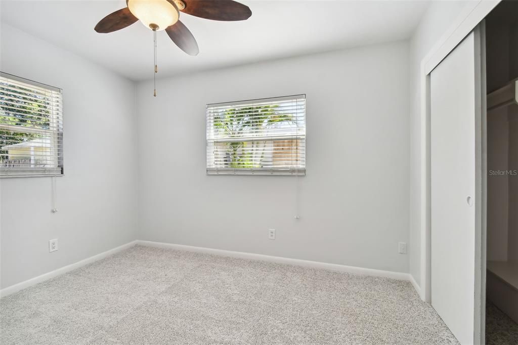 For Sale: $325,000 (2 beds, 1 baths, 926 Square Feet)